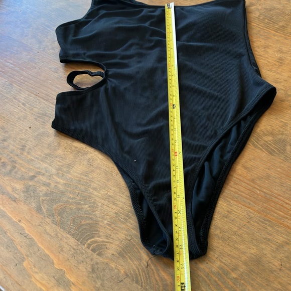 Refuge Xl/tall one piece swimsuit w one shoulder strap, lined w/ padded bra. - Picture 8 of 11
